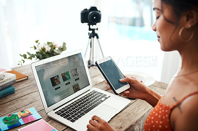 Profissionais planejando conteúdo e marketing digital